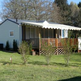 location de mobil home au bord du lac de st etienne cantales dans le cantal en auvergne