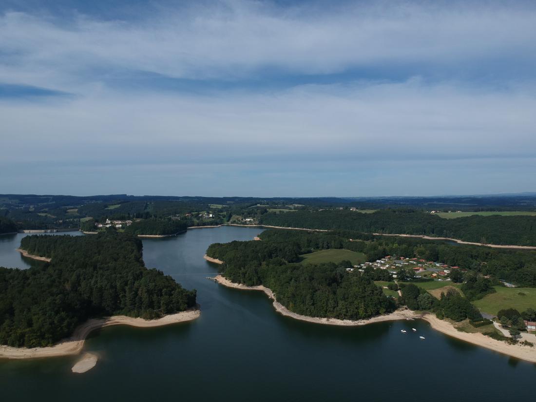 la presqu'ile d'espinet avec le domaine du lac